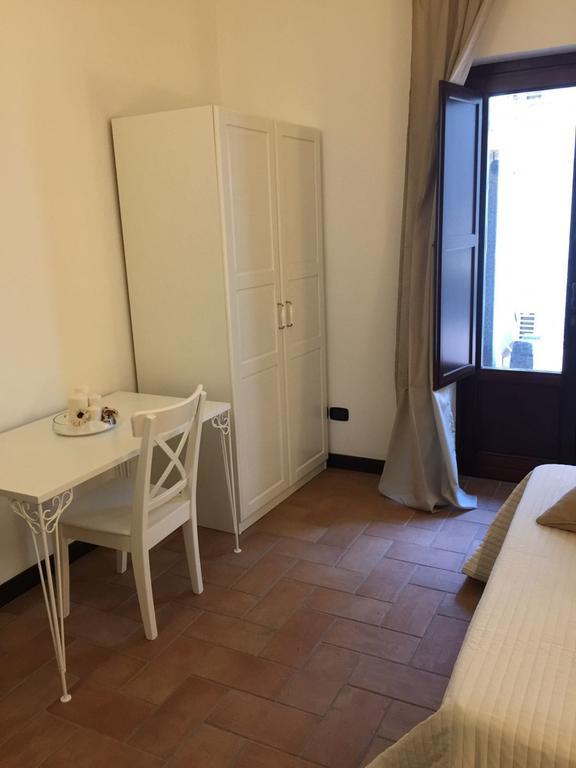 Hotel Domus Giuliae à Trecastagni Extérieur photo