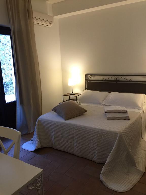 Hotel Domus Giuliae à Trecastagni Extérieur photo