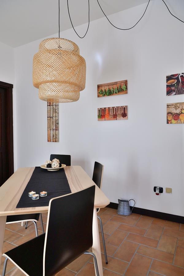 Hotel Domus Giuliae à Trecastagni Extérieur photo